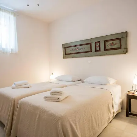 Βίλα Errieta House - Eclectic Island - Gorgeous Sea Views, Garden Αμπελάς