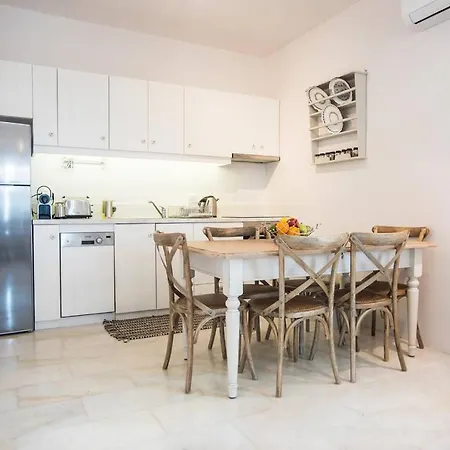 Errieta House - Eclectic Island - Gorgeous Sea Views, Garden Villa